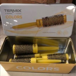 Pro Quality TERMIX Color Ceramic
Ionic Round Brushes